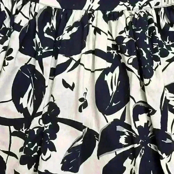 Maurices Womens SZ 9 Navy White Floral Circle & Skater Skirt Side Zipper A-Line - Picture 7 of 10